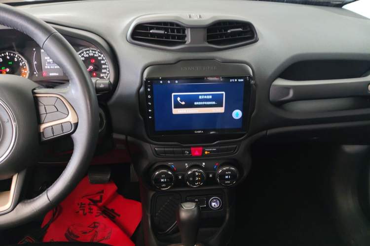 Used Jeep Renegade 2017 180T Automatic Jingneng Edition Audio And AC Panel