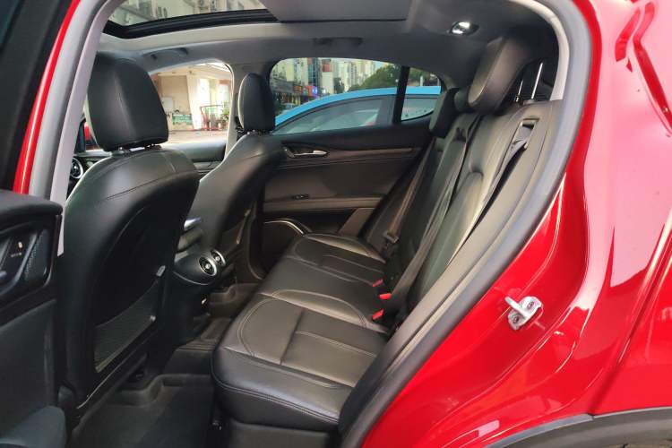 Used Alfa Romeo Stelvio 2017 2.0T 200HP Elite Edition
