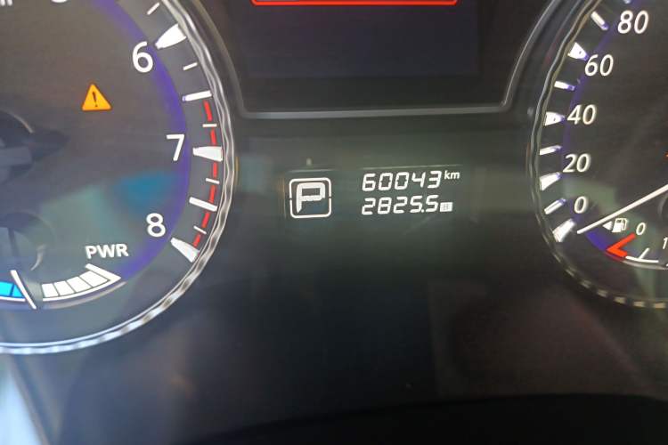 Used Infiniti QX60 2016 2.5 S/C Hybrid Two-Wheel-Drive Excellence Edition China V Standard