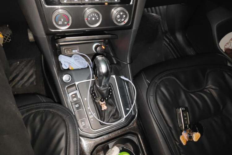 Used Volkswagen Golf Sportsvan 2016 230TSI Automatic Luxury Version
