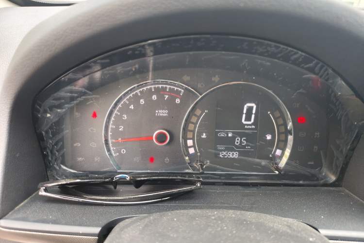 Used Roewe 350 2014 1.5L Manual Swift Edition