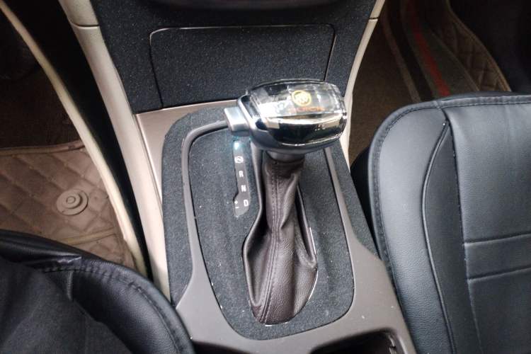 Used Buick Regal 2010 2.0L Expo Edition Gear Lever