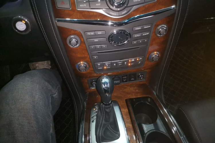 Used Infiniti QX80 2016 5.6L 4WD