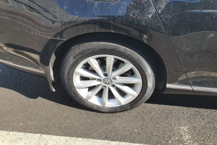 Used Volkswagen Magotan 2017 330TSI DSG Leading Model Exterior 5