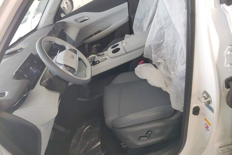 Used Changan UNI-Z New Energy 2024 Blue Whale Smart Electric iDD 125km Beyond Edition
