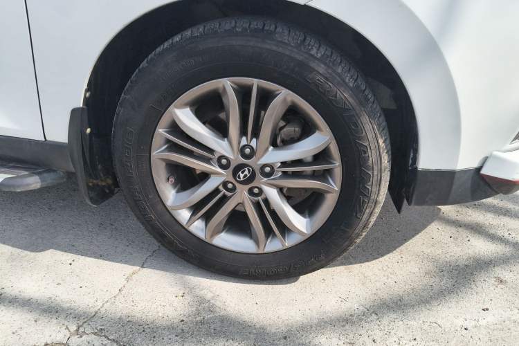 Used Hyundai ix35 2015 2.0L Automatic 2WD Smart Type China IV Right Front Wheel Hub