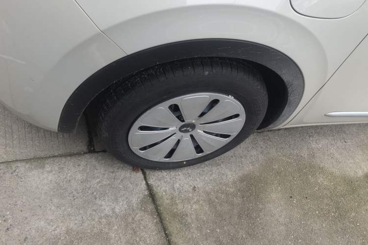 Used Wuling Bingo 2025 203km Light Edition Left Front Wheel Hub