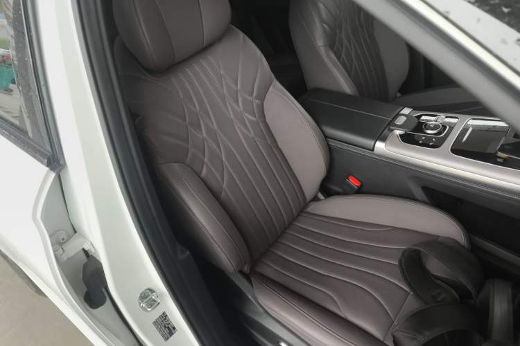 Used Chery Tiggo 9 2025 2.0T Automatic Two-Wheel Drive Luxury Edition 5 Seats Right Front Seat