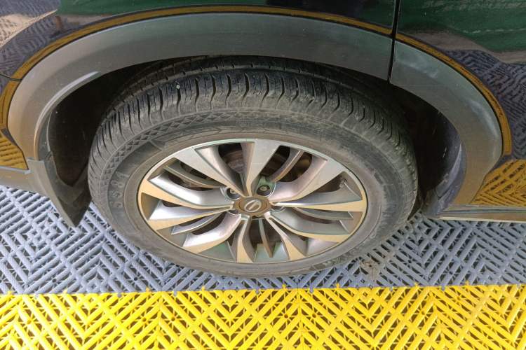 Used GAC Trumpchi GS8 2017 320T Two-Wheel Drive Luxury Smart Connectivity Version (7 Seats)