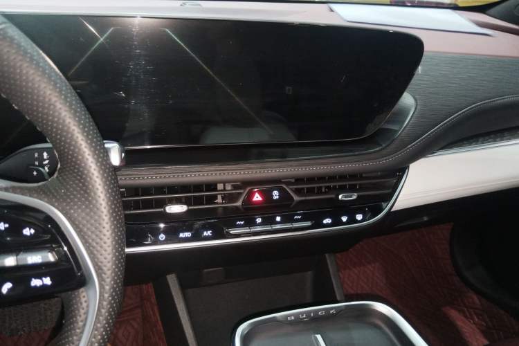 Used Buick LaCrosse 2023 28T Prestige Edition Audio And AC Panel