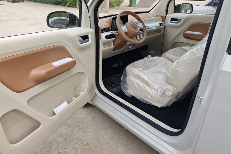 Used Wuling Hongguang MINIEV 2024 3rd Generation 215km Youth Edition Driver Seat