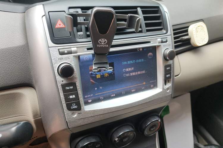 Used Toyota Verso 2014 Starlight 180E CVT Elite Edition Audio And AC Panel