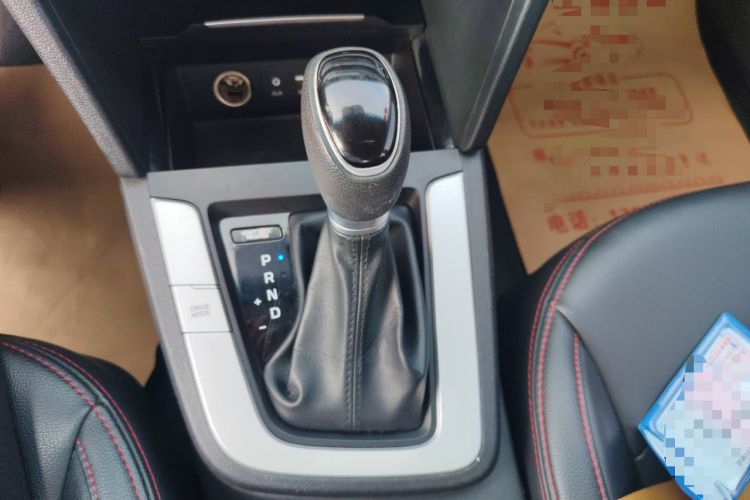 Used Hyundai Elantra (6th Generation / Lingdong) 2016 1.6L Automatic ZhiXuan · Youth Edition Gear Lever