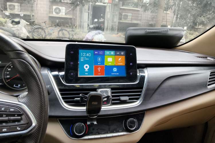 Used Baojun 730 2017 1.8L iAMT Prestige Version 7 Seats