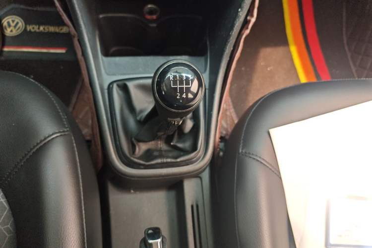 Used Volkswagen Santana 2015 1.6L Manual Comfort Edition Gear Lever