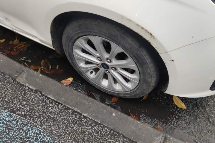 Used Ford Escort 2017 Happiness Edition 1.5L Automatic Fashion Version
