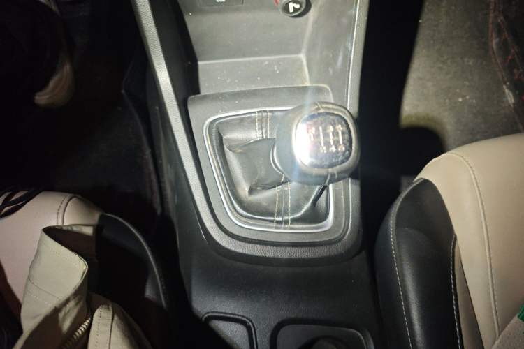 Used Baojun 360 2018 1.5L Manual Luxury Edition China V Gear Lever