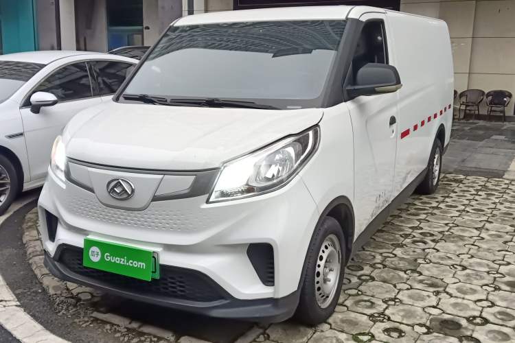 Used SAIC MAXUS EV30 2023 Pure-Electric Smart Logistics Expert with Long Wheelbase Guoxuan