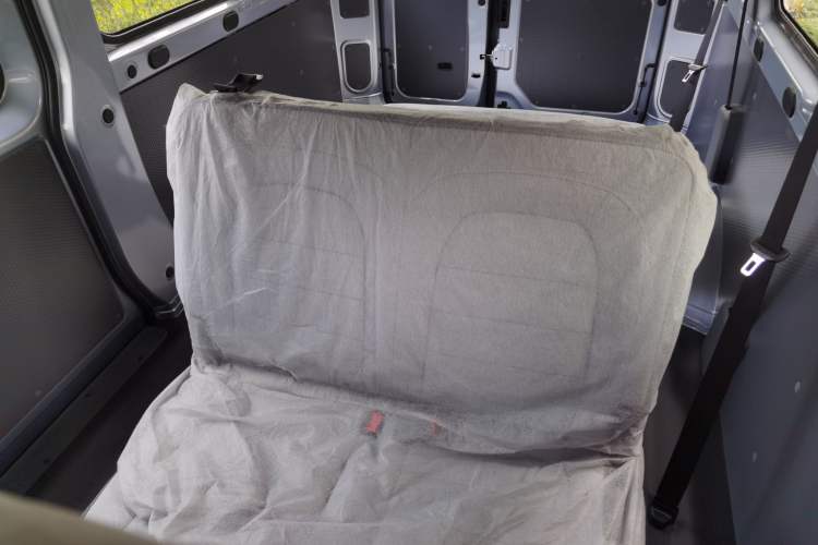 Used Wuling Yangguang 2024 300KM Comfort Version Passenger Van 75kW
