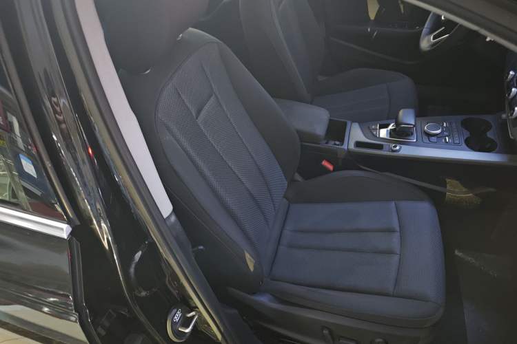 Used Audi A4L 2019 40 TFSI Ambition China VI