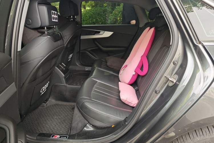 Used Audi A4L 2022 40 TFSI Fashion Dynamic Model Left Rear Seat