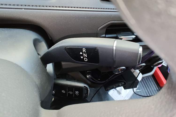 Used JMC E Fushun 2025 Model, Open Window Version, 53.58 kWh, Mid-axle, Low-roof
