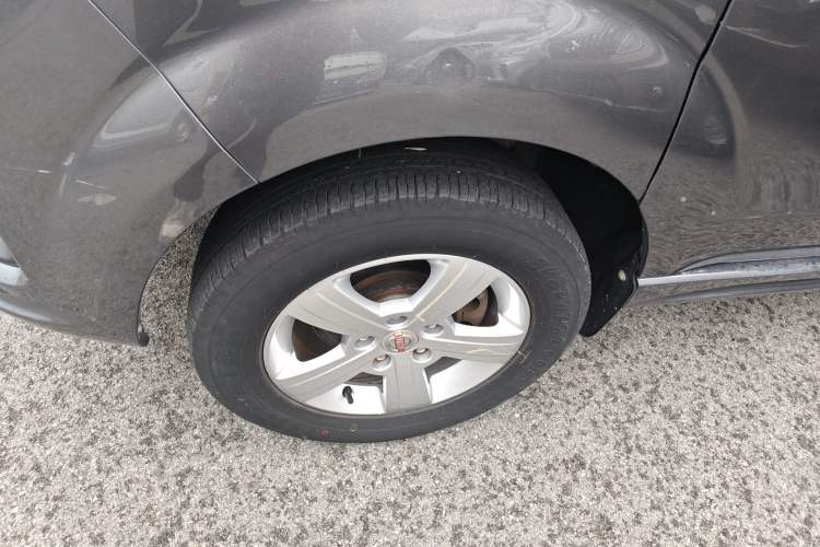 Used Jinbei Gold Hiace 2021 1.5L Passenger Van Travel Lion 6-Seater