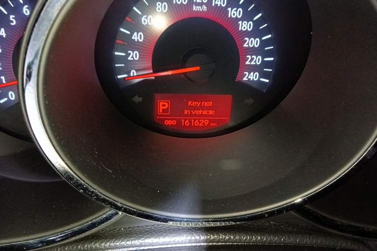 Used Kia Sorento 2012 2.4L Gasoline Supreme Edition Odometer Close Up