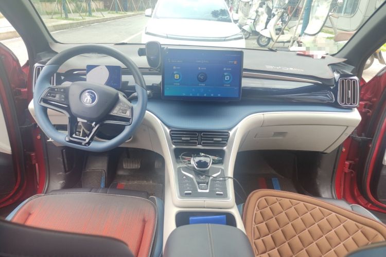 Used BYD Song Pro 2021 1.5T Automatic Xiaoyun Luxury Model Center Console