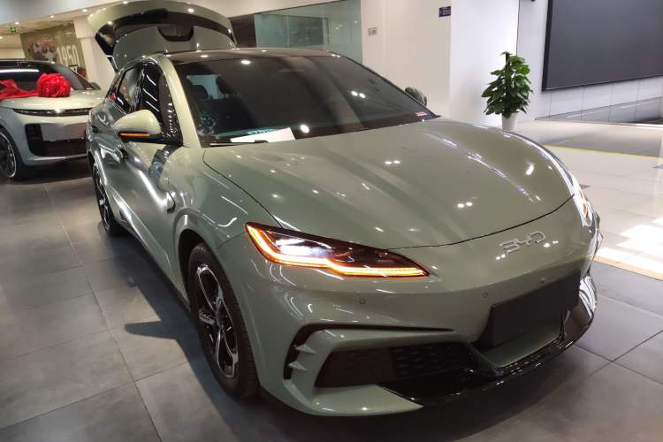 Used BYD Seal 06GT 2025 505 Wave Plus Edition Front Right 45 Deg