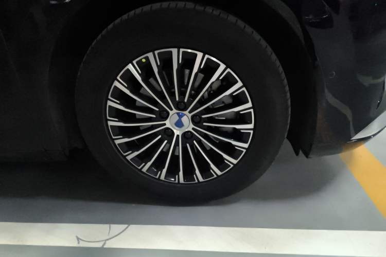 Used Denza D9 2022 DM-i 970 Four-Wheel Drive Prestige Model