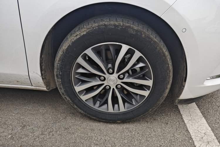 Used Buick GL8 2022 ES Landtrek 653T Luxury Edition