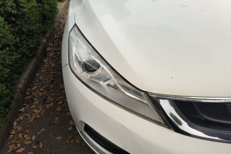 Used Geely Auto Emgrand GS 2016 Elegant Edition 1.3T Manual LingShang Model Right Front Headlight