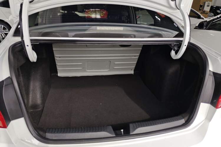 Used Volkswagen Jetta 2019 Dream Edition 1.5L Automatic Fashionable Version Trunk