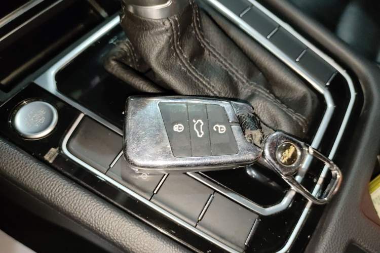 Used Volkswagen Magotan 2019 330TSI DSG Leading Edition China V Standard Vehicle Key