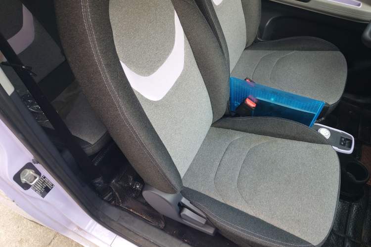 Used Chery QQ Ice Cream 2023 120km Ice Cream-Type Lithium Iron Phosphate Right Front Seat