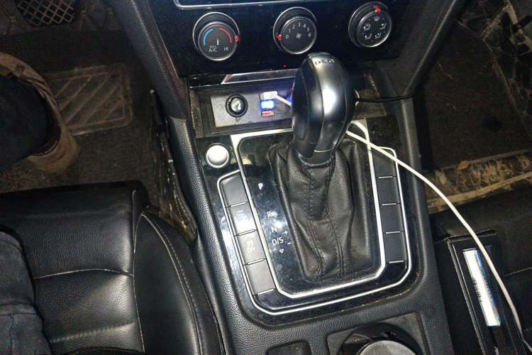 Used Volkswagen Magotan 2017 330TSI DSG Leading Model Gear Lever