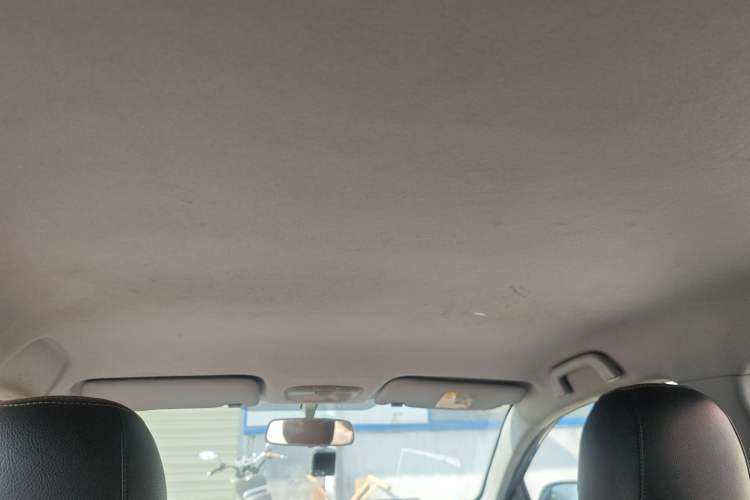 Used Zotye Z300 2014 1.5L Value Edition Manual Comfort Model
