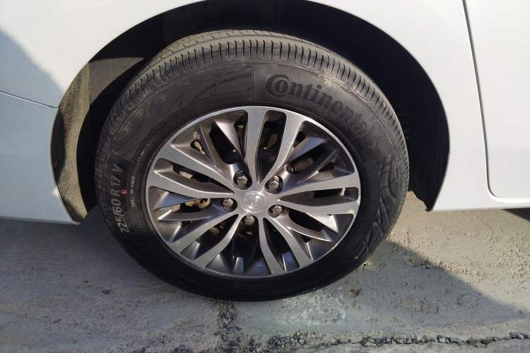 Used Buick GL8 2022 ES Landtrek 653T Comfort Edition