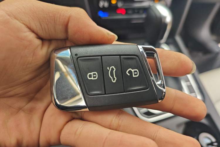 Used Volkswagen Magotan 2023 2 Million Units Commemorative Edition 330TSI DSG Luxury Version Vehicle Key