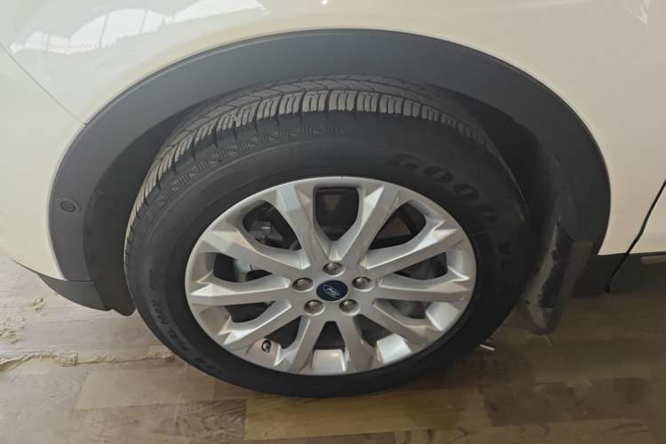 Used Ford Kuga 2015 2.0L GTDi Four-Wheel Drive Prestige Model
