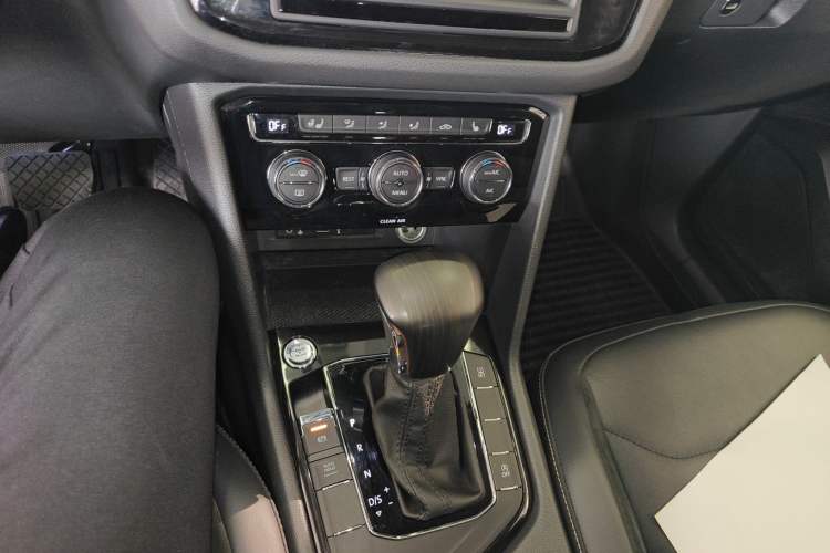 Used Volkswagen Tiguan L 2018 330TSI Automatic Two-Wheel Drive Luxury Edition
