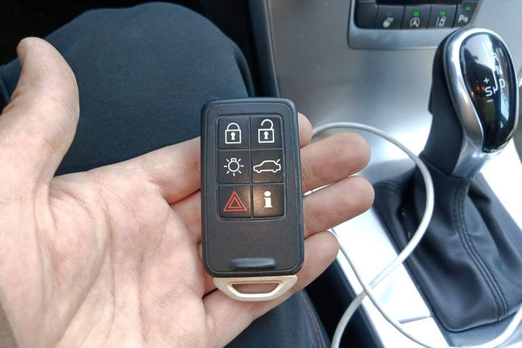 Used Volvo XC60 2017 T5 AWD Smart Upgrade Edition
