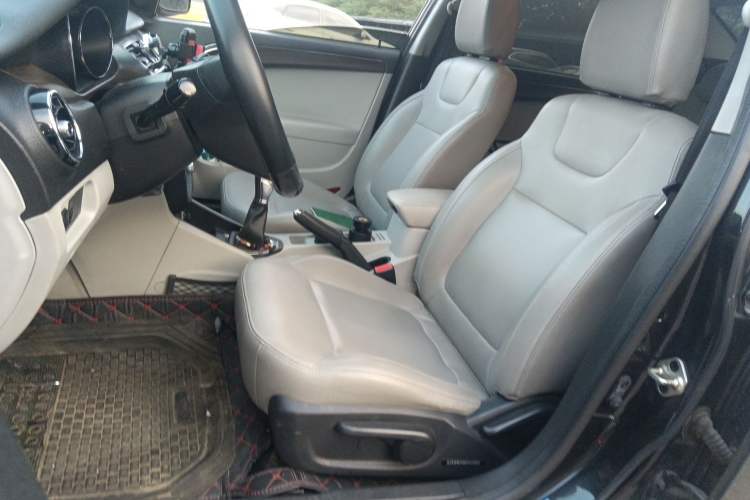 Used JAC Group Heyue 2014 1.5L Manual Luxury Version China IV Standard Left Front Seat