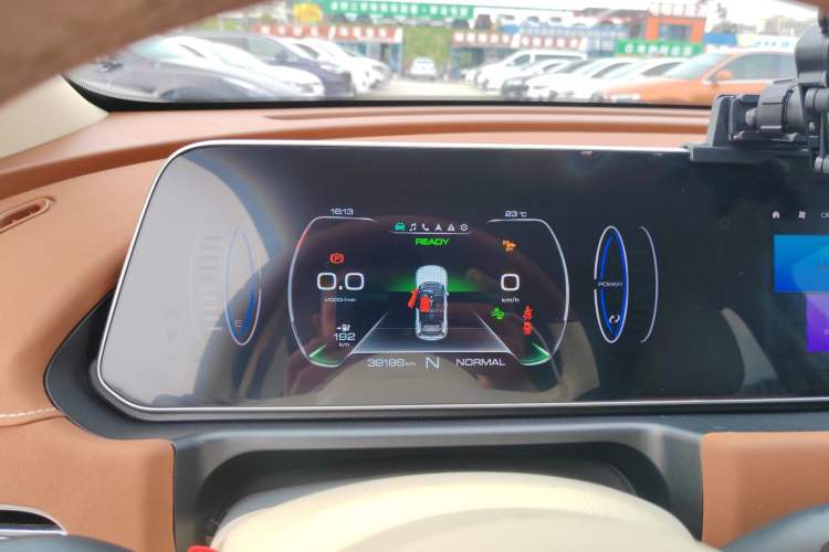 Used ORA Good Cat 2022 Morandi Edition 400km Standard Range Luxury Version Lithium Iron Phosphate Instrument Cluster