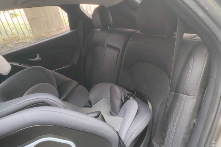 Used Hyundai ix35 2013 2.0L Automatic Two-Wheel Drive Smart GLS China IV Standard Left Rear Seat