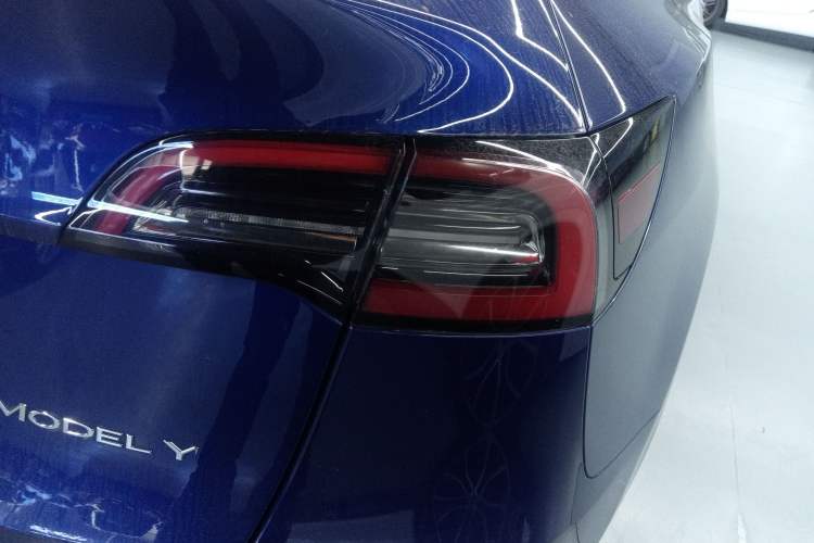 Used Tesla Model Y 2022 Long-Range All-Wheel-Drive Version
