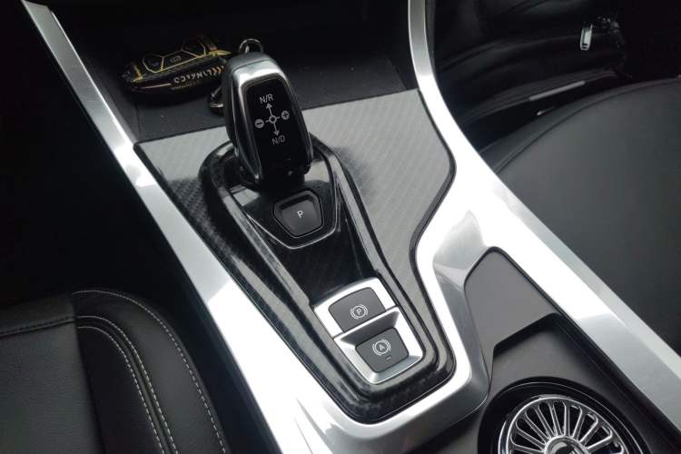 Used Lynk & Co 01 2018 2.0T Two-Wheel-Drive + Version Gear Lever