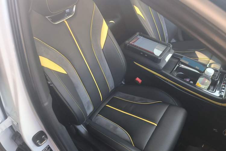 Used Hongqi H6 2023 2.0T ZhiShang Version