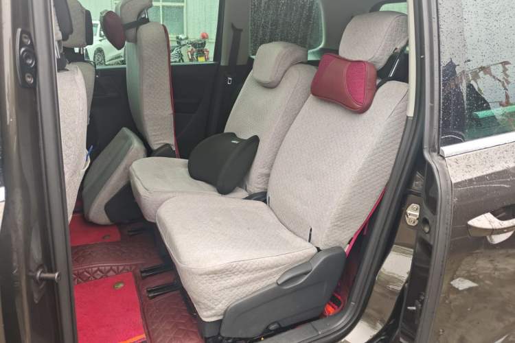 Used Volkswagen Sharan 2016 280TSI Enjoyment Model 7-Seater
